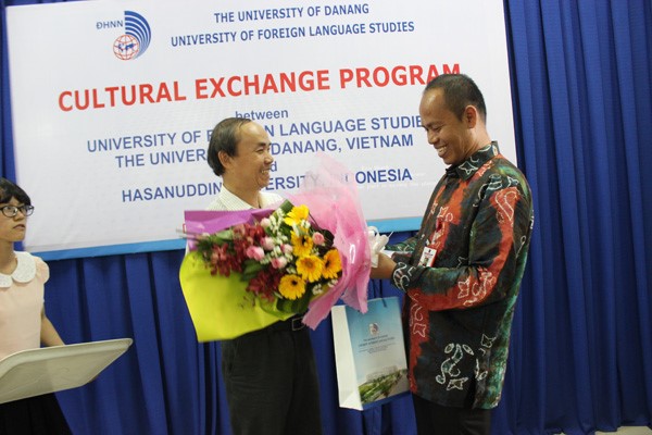 Cultural Exchange with Hasanuddin University, Indonesia